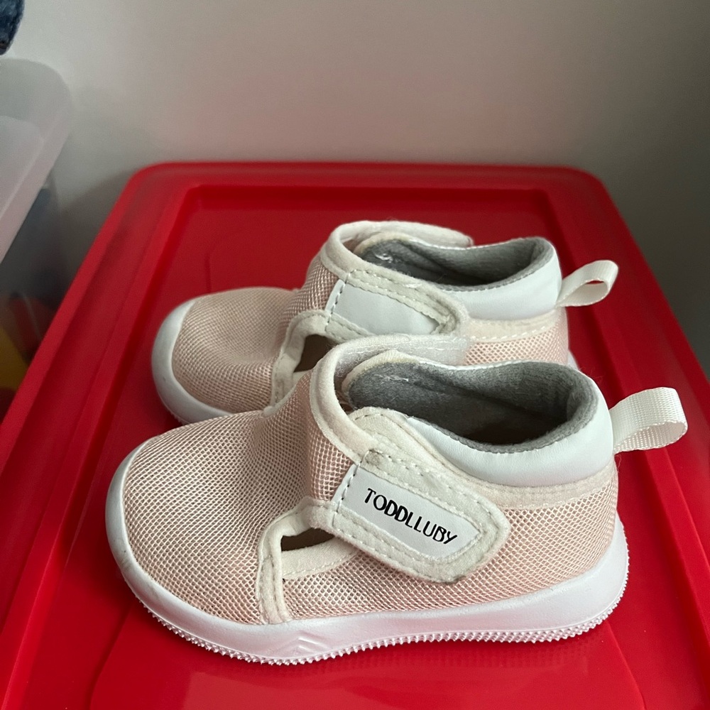Kids Pink Mesh Shoes